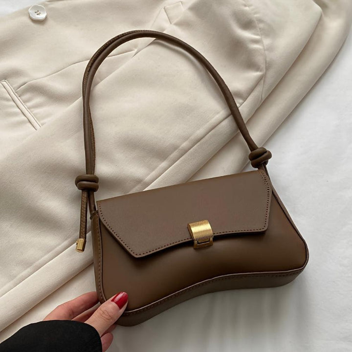 Daphne retro shoulder bag with flap