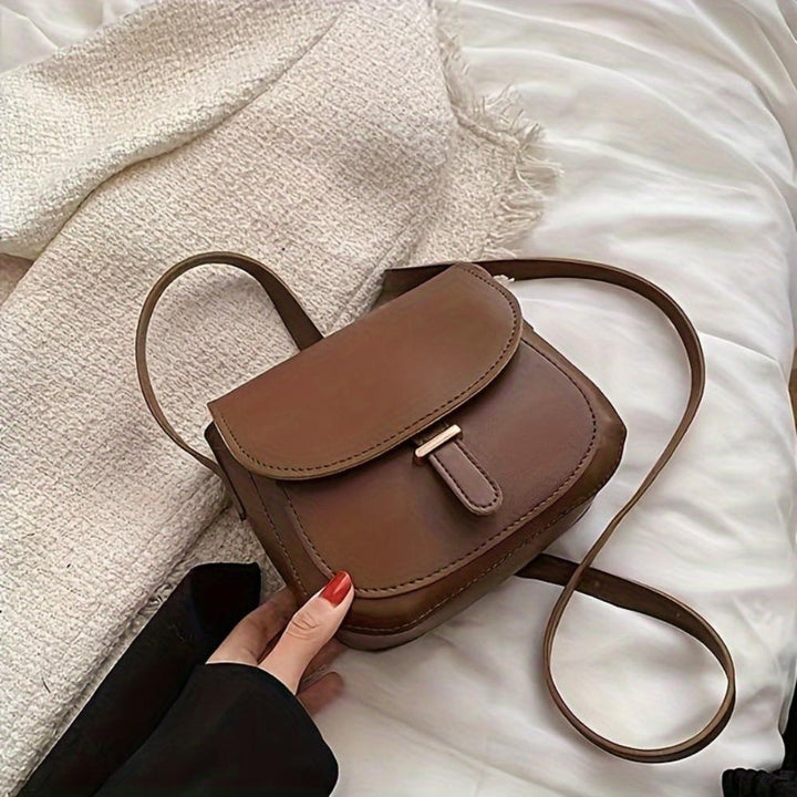 Amelia Retro Saddle Crossbody Bag