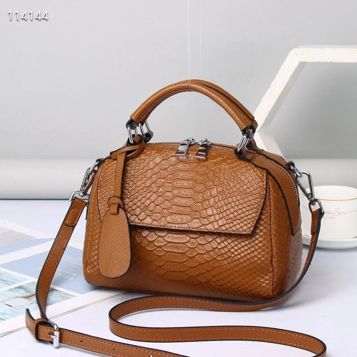 Aurelius™ Compact Leather Bag