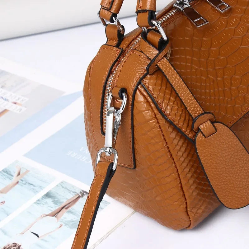 Aurelius™ Compact Leather Bag