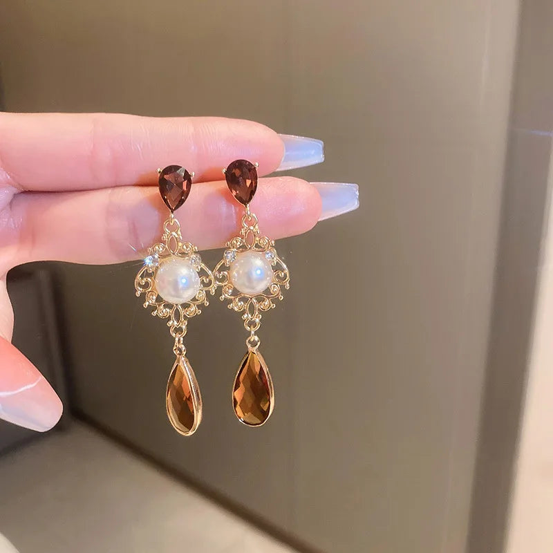 Britt - Vintage Brown Earrings