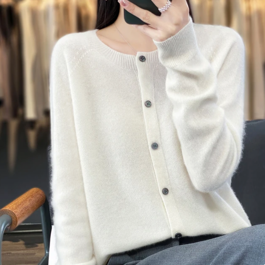 Annika | Cozy Wool Cardigan