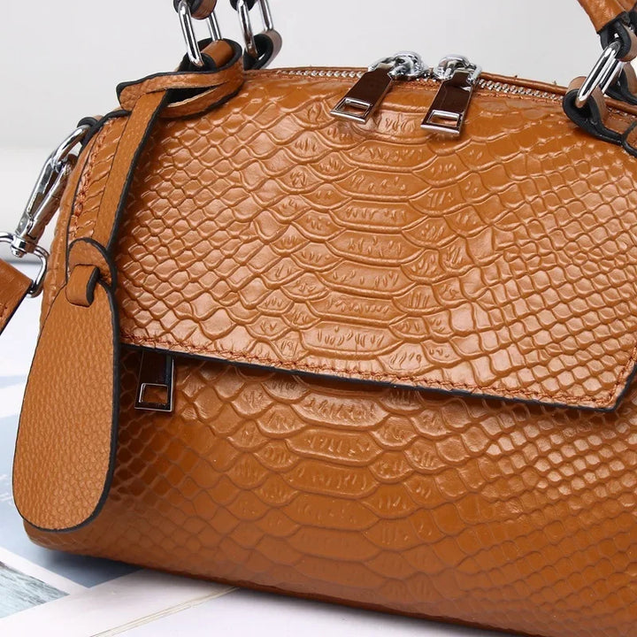Aurelius™ Compact Leather Bag